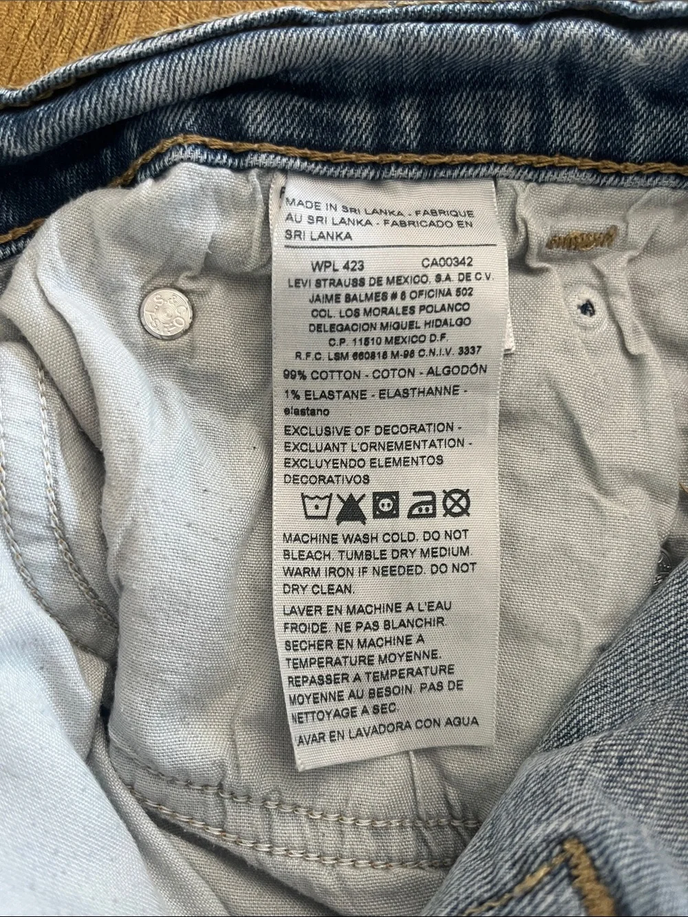 Men’s Levi's Denizen 208 Light Blue Wash  Jeans, Regular Taper Fit, 5 Pocket